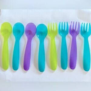 Plastic toddler utensil set